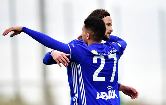 Sundsvalls Linus Hallenius och Romain Gall jublar