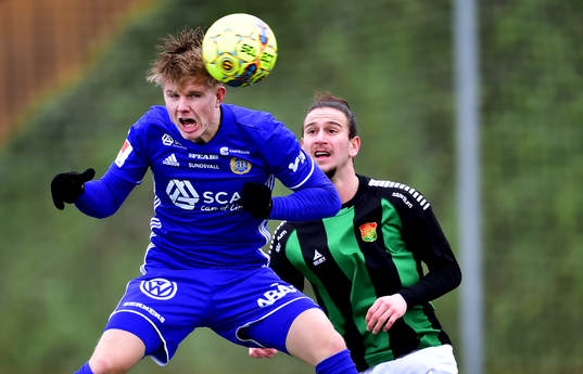Bläddra bland fler bilder av Fotboll, Träningsmatch, GIF Sundsvall - GAIS