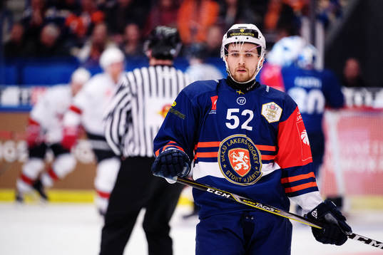 Växjös Arvid Lundberg looks dejected