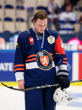 Växjös Joel Persson looks dejected with his medal