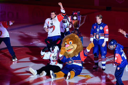 Team mascots and the CHL trophy