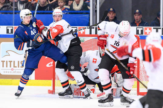 Elias Pettersson of Växjö and Juuso Puustinen of