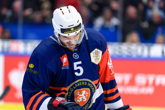Noah Welch  of Växjö looks dejected