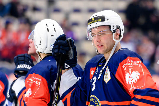 Oliver Bohm of Växjö looks dejected