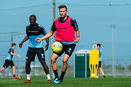 Malmö FFs Bonke Innocent och Arnór Ingvi Traustason