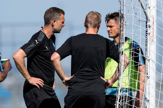 Malmö FFs tränare Magnus Pehrsson, sjukgymnast Alexander