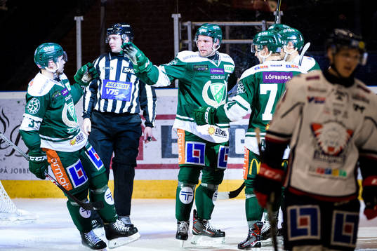 Färjestads Jens Westin och Alexander Johansson jublar