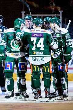 Färjestads Jens Westin och Alexander Johansson jublar
