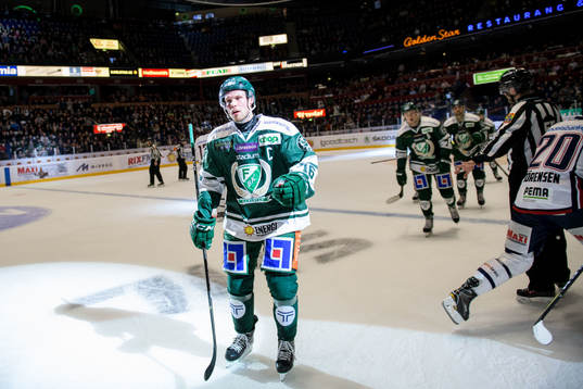 Färjestads Alexander Johansson jublar