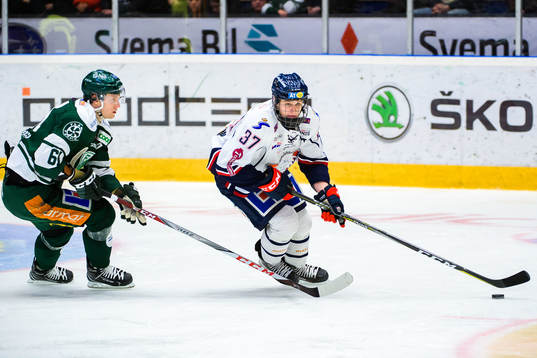 Färjestads Johan Ryno och Linköpings Adam Ginning