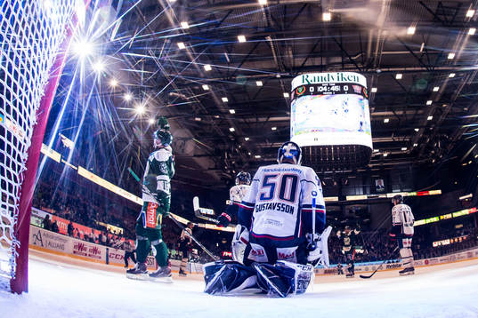 Färjestads Alexander Johansson jublar
