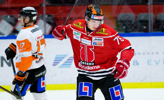 Örebros Jare Sallinen jublar vid 2-2