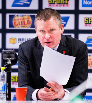 Örebros tränare Niklas Sundblad deppar på