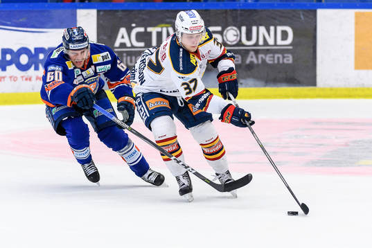Växjös Erik Josefsson och Djurgårdens Jesper Pettersson