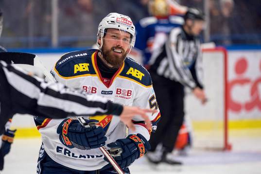 Djurgårdens Mikael Ahlén jublar