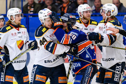 Gruff mellan Djurgårdens Lukas Vejdemo och Växjös Erik