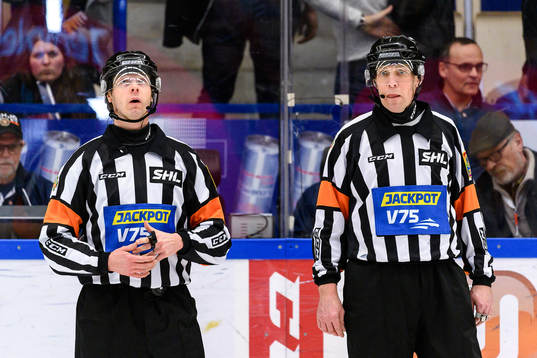 Domare Mikael Anderssonoch Domare Morgan Johansson