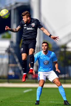 DC Uniteds Paul Arriola och Malmö FFs Egzon Binaku