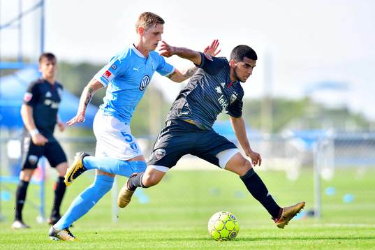 Malmö FFs Sören Rieks och DC Uniteds Ulises Segura