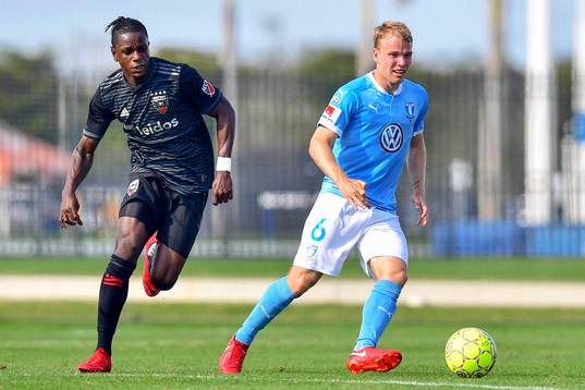 DC Uniteds Darren Mattocks och Malmö FFs Oscar Lewicki