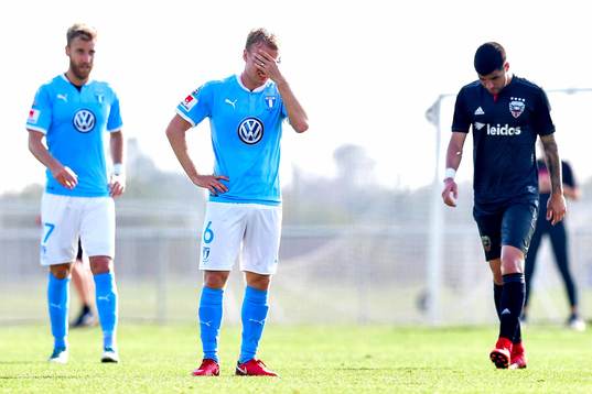 Malmö FFs Oscar Lewicki deppar