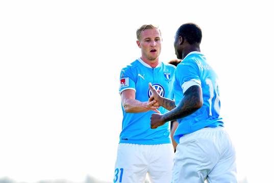 Malmö FFs Franz Brorsson och Carlos Strandberg jublar