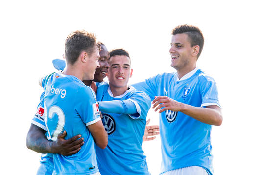 Malmö FFs Carlos Strandberg kramas om av Mattias Svanberg,