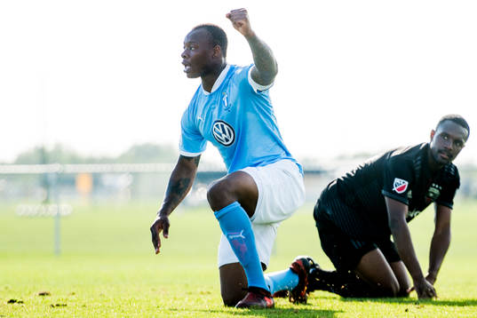 Malmö FFs Carlos Strandberg jublar