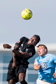 Malmö FFs Oscar Lewicki och DC Uniteds Darren Mattocks
