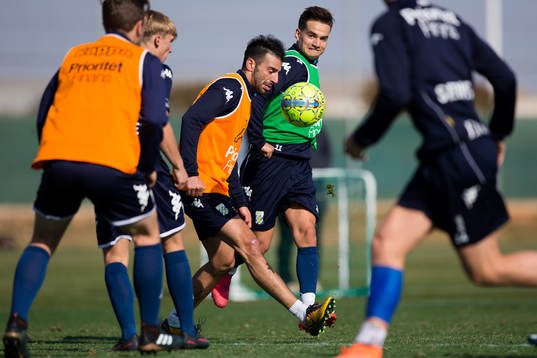 IFK Göteborgs Amin Affane mot André Calisir