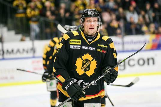 Skellefteås Jesper Olofsson jublar