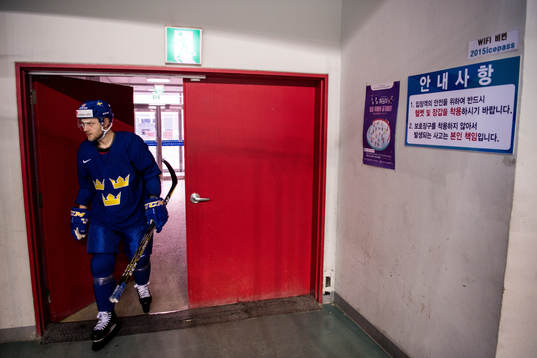 Oscar Möller of Sweden make his entrance