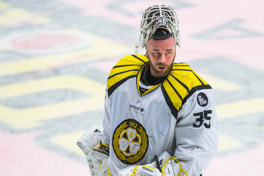 Brynäs målvakt David Rautio deppar