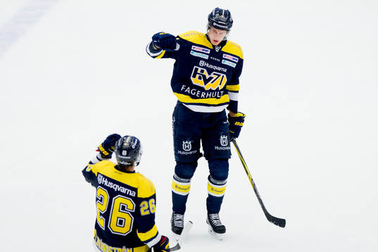 s Victor Ejdsell och Erik Brännström jublar