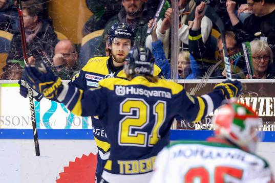 s Kevin Stenlund och Mattias Tedenby jublar