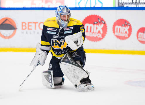 s målvakt Fredrik Pettersson-Wentzel räddar