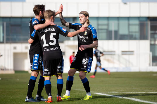 IFK Göteborgs Elias Mar Omarsson  jublar ihop med Emil