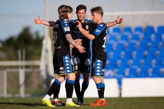 IFK Göteborgs Billy Nordström jublar ihop med Emil