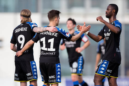 IFK Göteborgs Amin Affane jublar ihop med Elias Mar