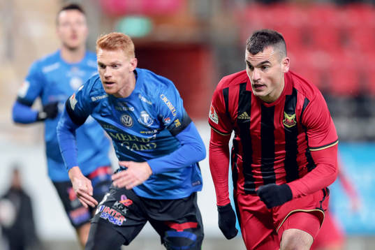 Trelleborgs Lasse Nielsen och Östersunds Dino Islamovic