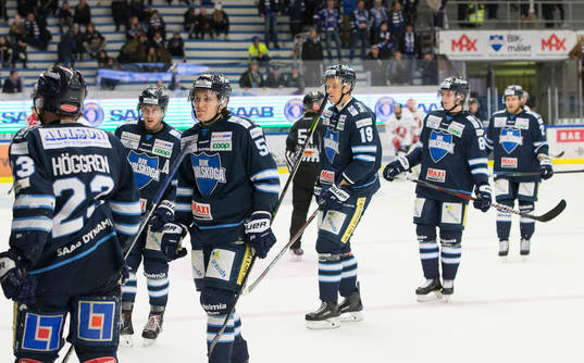 Karlskogas spelare deppar vid förlusten