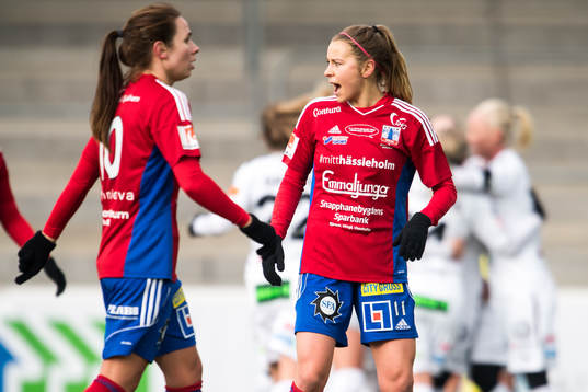 Vittsjös Emmi Alanen deppar medan Rosengårds spelare