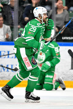 Rögles Ludvig Rensfeldt skjuter och gör mål