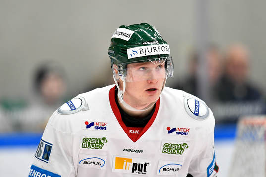 Frölundas Carl Grundström jublar