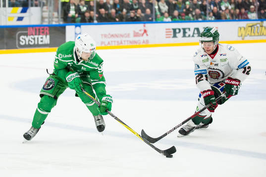 Rögles Ted Brithén  och Frölundas Max Friberg