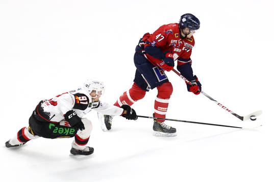 Linköpings Anton Karlsson och Malmö Redhawks Max Görtz