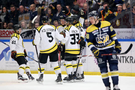 Brynäs Aaron Palushaj jublar med lagkamrater