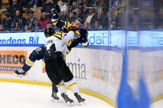 Bläddra bland fler bilder av Ishockey, SHL, HV71 - Brynäs