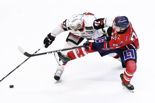 Linköpings Olle Lycksell och Malmös Redhawks Niklas Arell