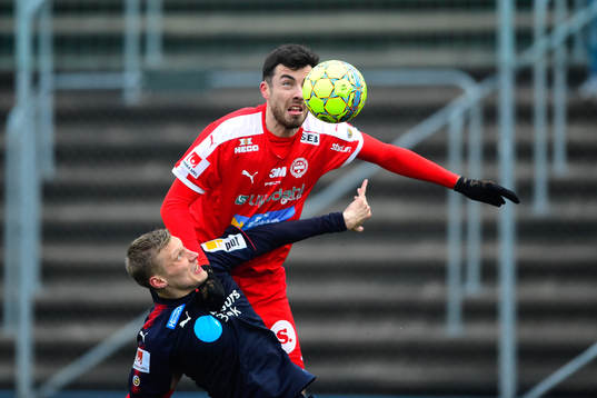 Helsingborgs Andri Runar Bjarnason och Värnamos Tyler